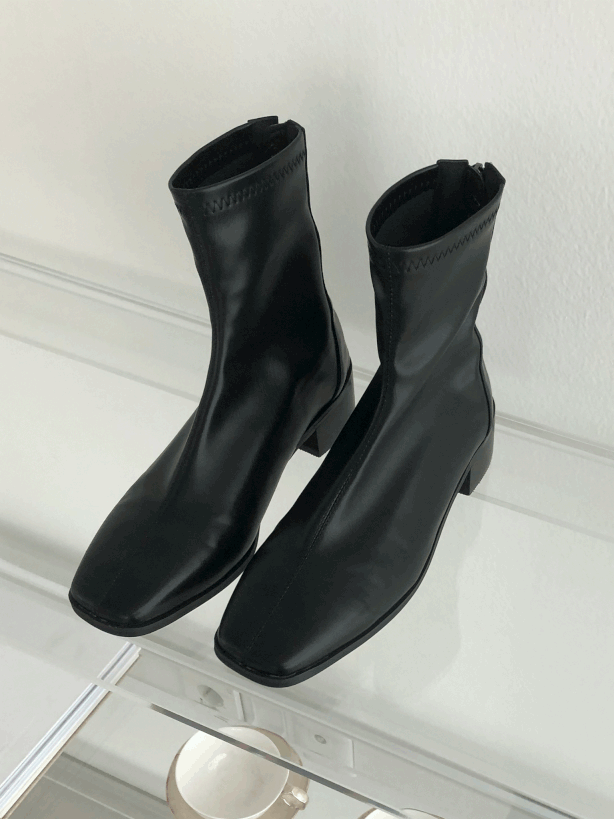 Urban boots (one color)